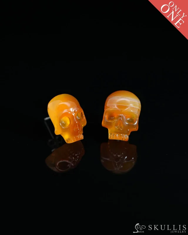 Gem Skull Earrings of Carnelian Carved Skull in 925 Sterling Silver - 9800136