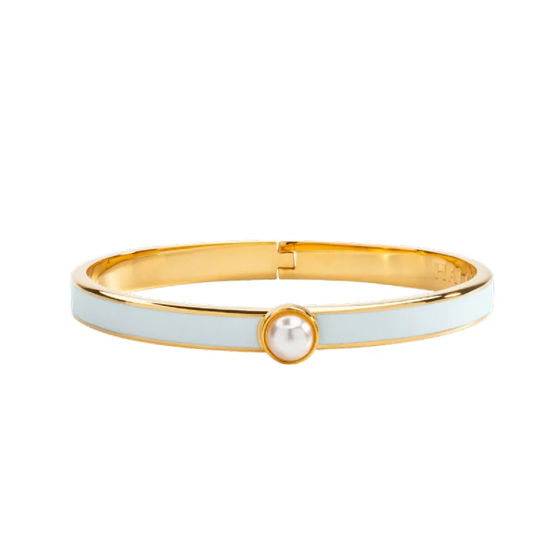 HALCYON DAYS 18K YELLOW GOLD PLATED 6MM SKINNY FORGET-ME-NOT ENAMELED BANGLE BRACELET WITH PEARL