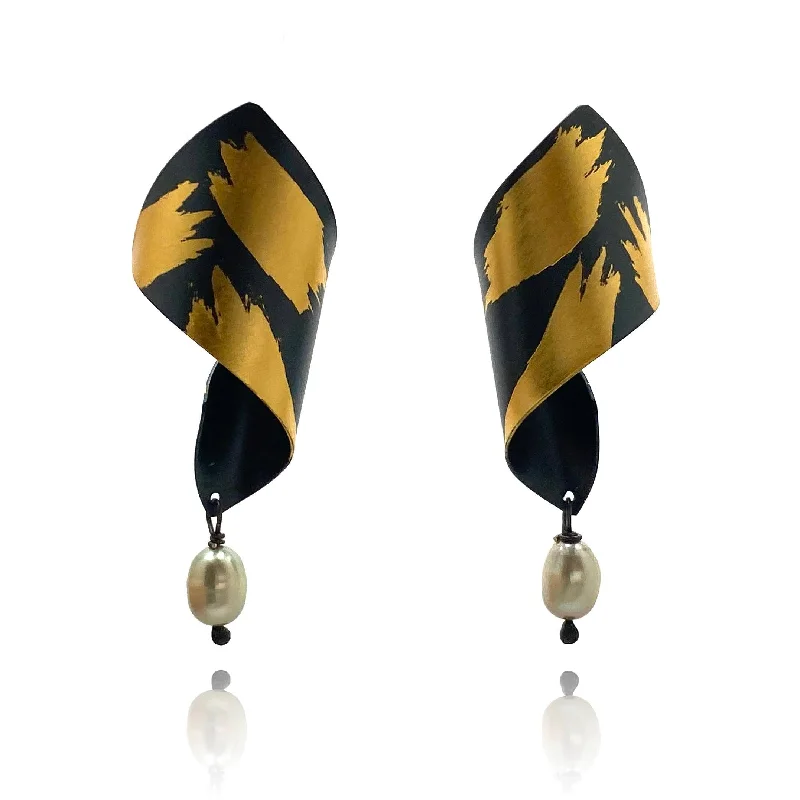 Black and Gold Pearl Twist Earrings