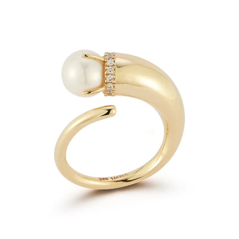 14kt Pearl Cornucopia Ring