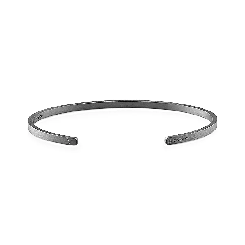 LE GRAMME MEN'S 7G BLACK STERLING SILVER SATIN CUFF BRACELET, LRG