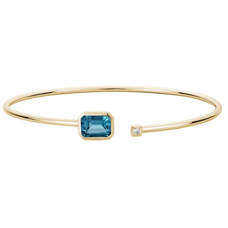 14K YELLOW GOLD AND EMERALD-CUT LONDON BLUE TOPAZ OPEN TOP BANGLE BRACELET