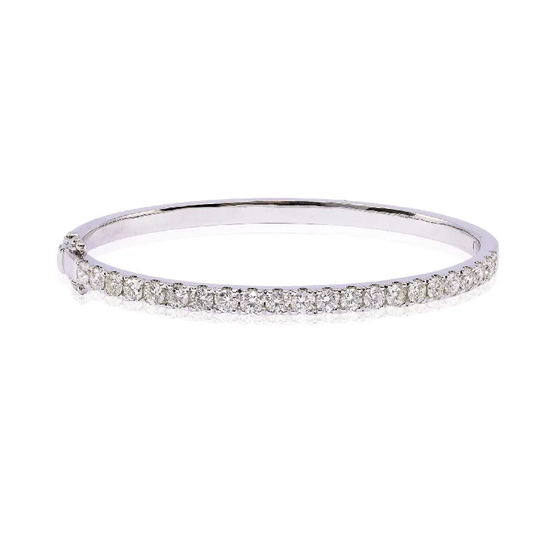 14K WHITE GOLD DIAMOND BANGLE BRACELET - 3.39CTW