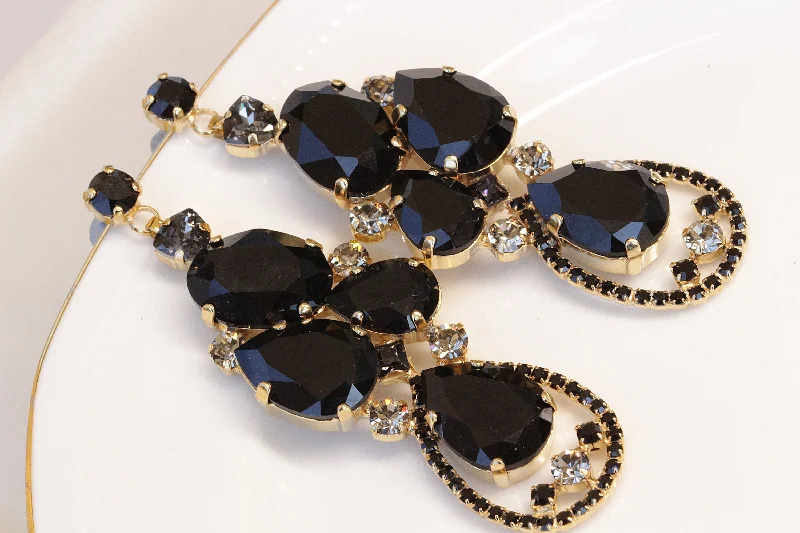 BLACK CHANDELIER EARRINGS